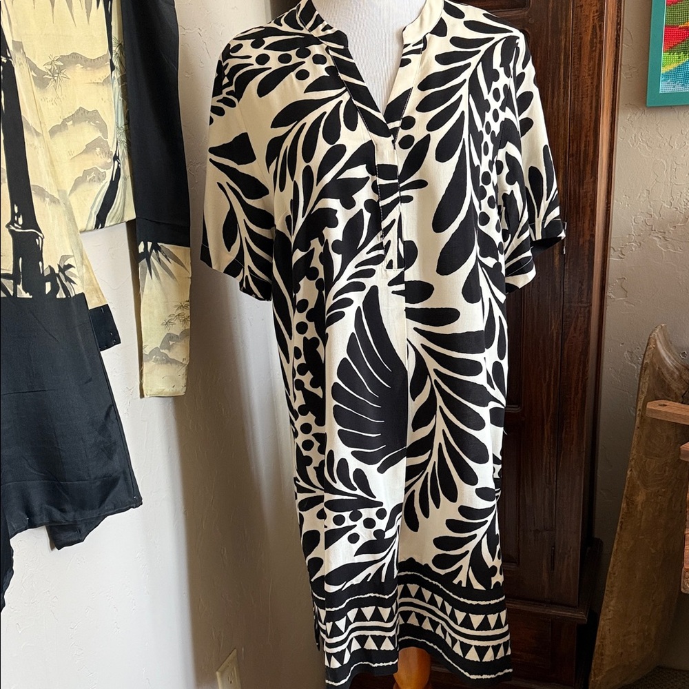H&M Black and Cream Leaf Print Dress